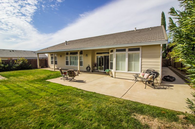 Pool Patio Maintenance in Des Moines, IA